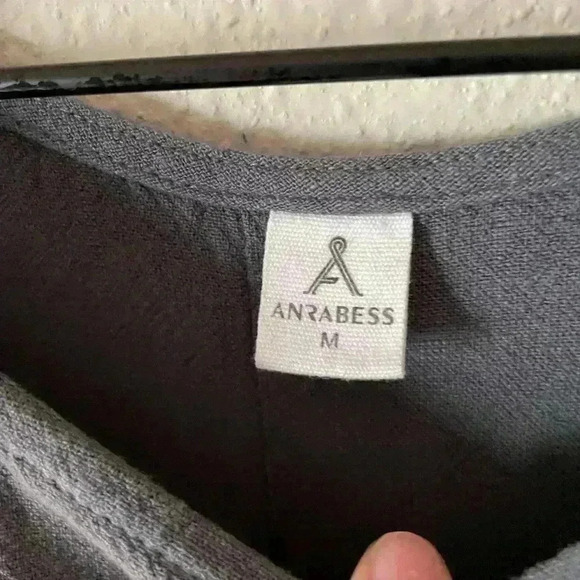 Anrabess Linen Top - Picture 4 of 7